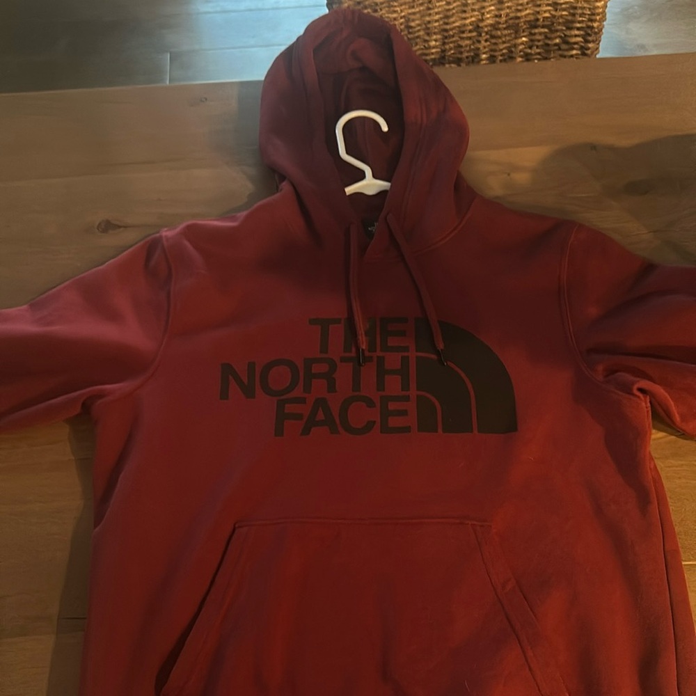 Northface hoodie burgundy